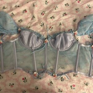 Never worn corset, brand new without tags. Was too small for me.